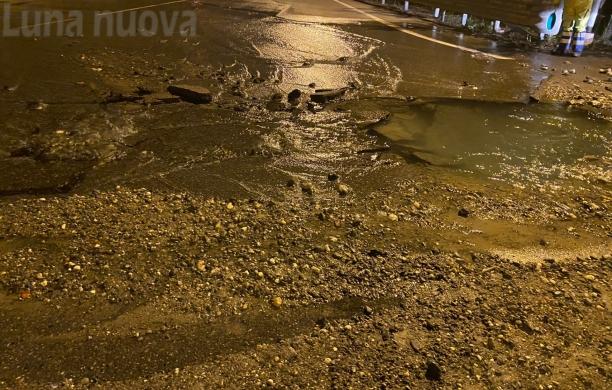 Si rompe una condotta, bloccata la statale 335 a Oulx