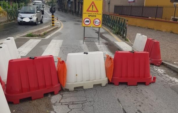 Alpignano, è caccia ai buontemponi che hanno chiuso il ponte