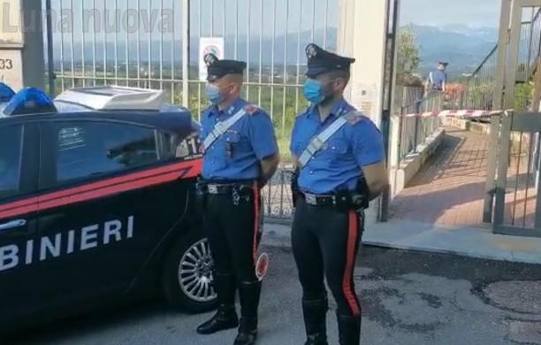 Piossasco, sorprende i ladri in casa: ucciso in salotto