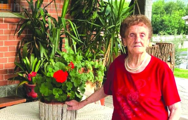 Condove: nonna Rina vaccinata a 105 anni