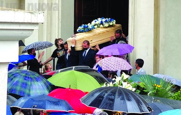 Tutta Bussoleno per l'addio a Samuele Naitza