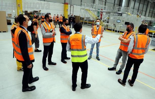 Grugliasco, sindaco ed assessore alla scoperta del centro di Amazon