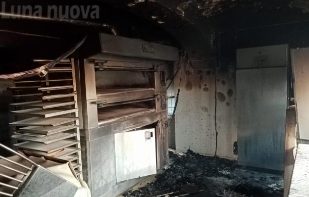 Chiusa S.Michele: fiamme nella panetteria, incendio domato