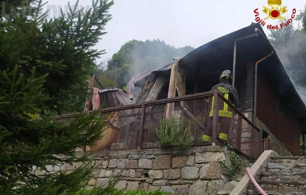 Rubiana: incendio al tetto di in una baita al Col del Lys