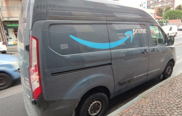 Orbassano, polo Amazon: la città ne discute