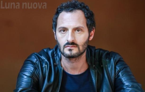 Pepe Carvalho ha la voce di Fabio Troiano