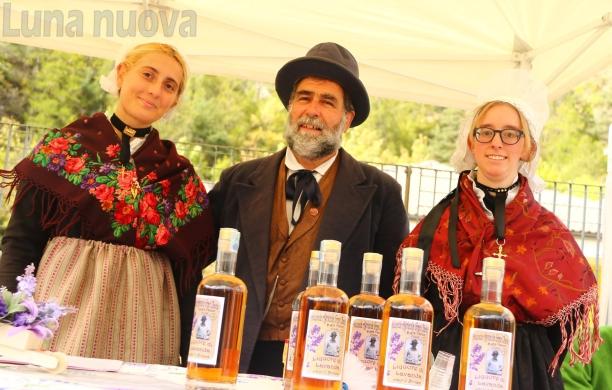 Liquore di lavanda: dai campi del Vazon l’elisir del "Gran Charle"