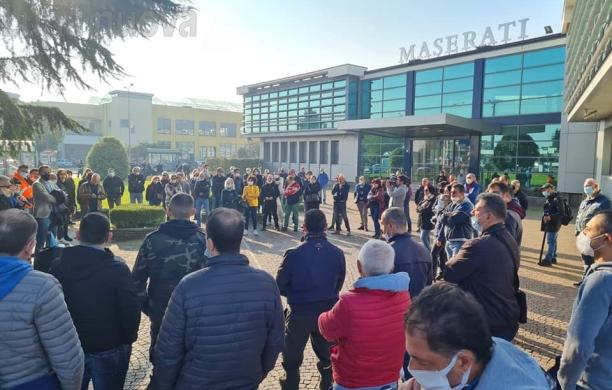 Grugliasco, il sindaco agli operai: «Siamo al vostro fianco»