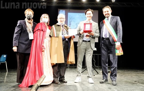 Grugliasco, la Gru d'oro a due giovani eccellenze