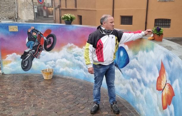 Vandali nella notte, danneggiato l'angolo di Samuele