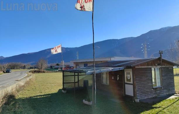 Borgone, sbarre addio e strada lungo la ferrovia: il presidio No Tav sarebbe da demolire
