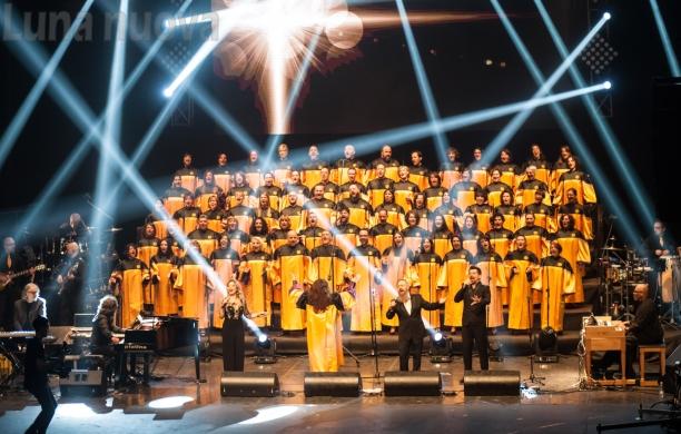 La musica è come un raggio di sole: il coro gospel in piazza IV Novembre