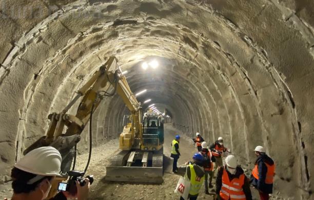 Rivoli, la metro punta verso piazza Martiri