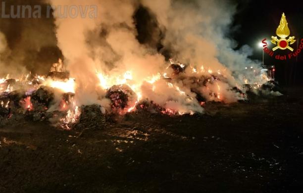 Rotoballe in fiamme: un altro rogo, stavolta a Caselette