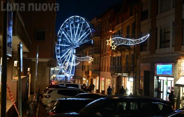 Piazza "assembrata": Rivoli, una sola location ospita tutti gli eventi natalizi