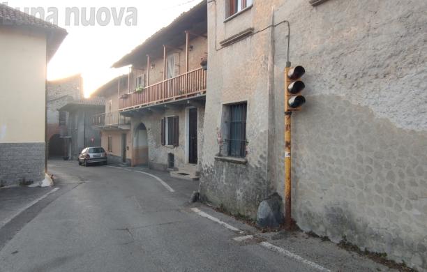 Avigliana, tre giorni per rifare il semaforo