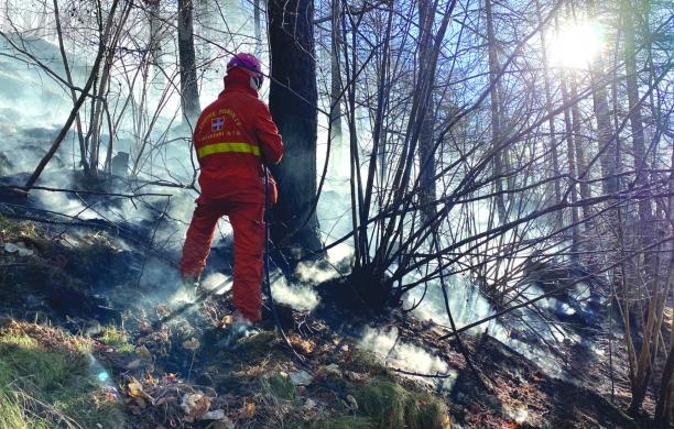 Rubiana: al Col del Lys un incendio "eterno"