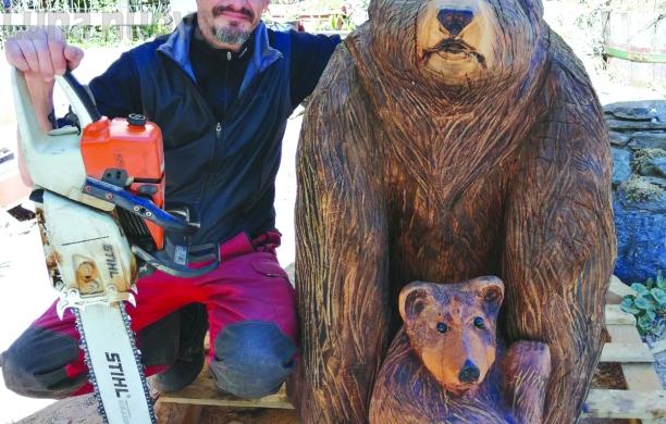 La motosega d'artista di Denis Leschiera