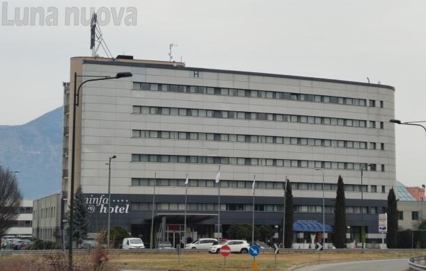 Avigliana, Hotel Ninfa chiuso per il ‘caro rifiuti’