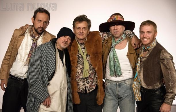 Il cast di ‘Rosso Floyd’ Alberto Barbi, Giulio Prosperi, Stefano Cavanna, Angelo Scarafiotti, Eugenio Gradabosco Foto di Renato Di Gaetano