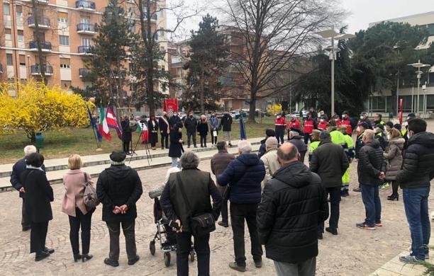 Collegno, targa e scultura per ricordare chi non c'è più