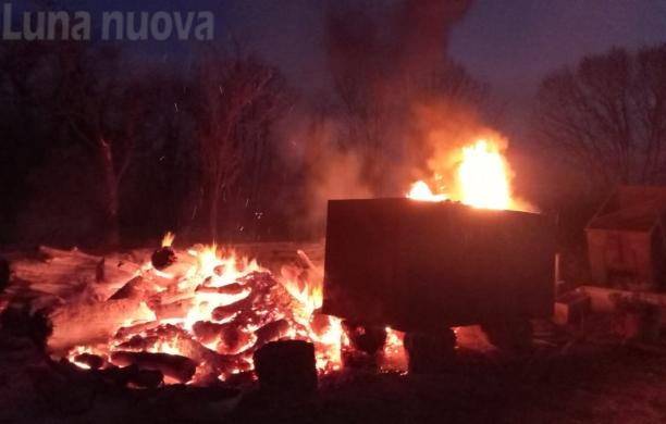 Rivoli, al confine con Villarbasse torna l'incubo piromane