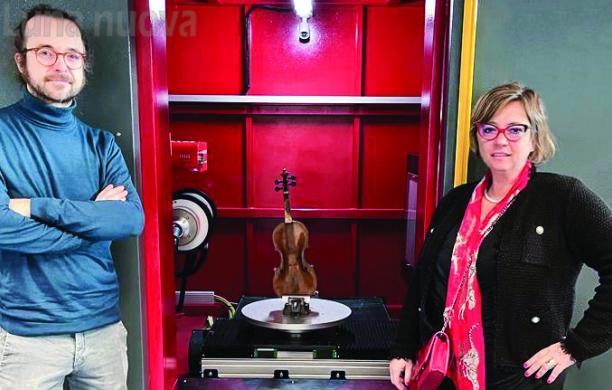 Elisabetta Ruffino, fondatrice di MotivexLab, con Tommaso Rovetta, vicepresidente dell’Accademia Liuteria Piemontese