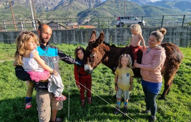 Yousef e Matilde, un carro e un'asina verso la libertà