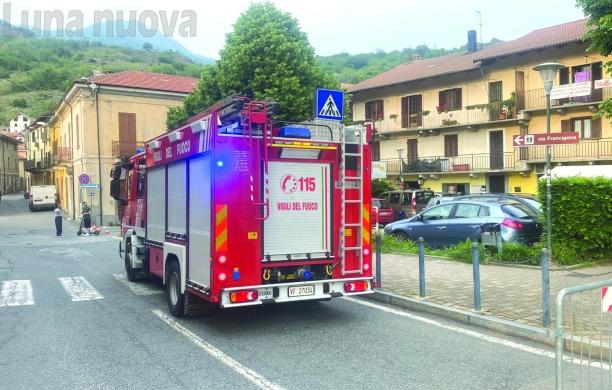 Condove, tir resta incastrato: indietro tutta