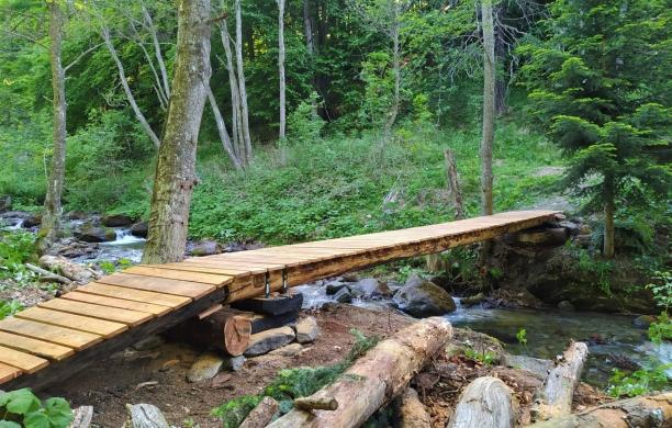 Bussoleno, il Cai rifà il ponte sul rio Gerardo