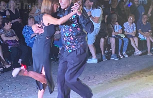 Rivoli, l'estate inizia tra musica, ballo e moda