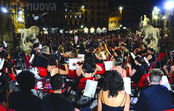 Grugliasco, Magister Harmoniae incanta piazza della Signoria