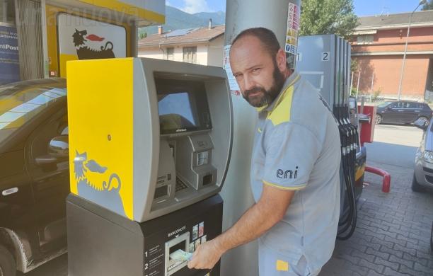 Al self service ora la benzina si fa... in dialetto