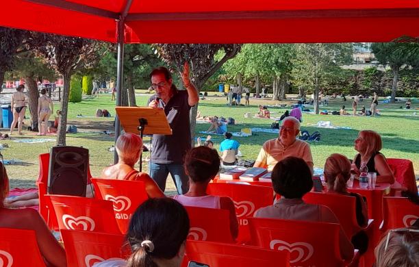 Rivoli, un  libro per l'estate a bordo piscina