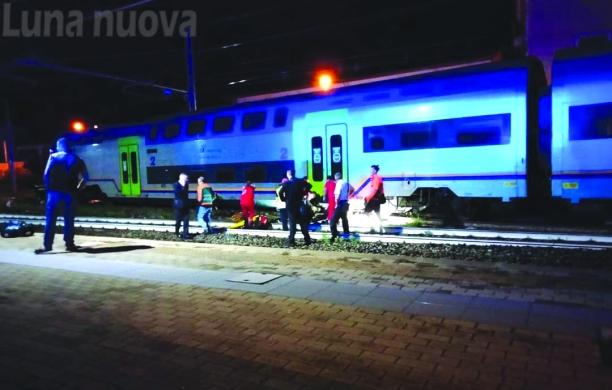 Bussoleno, finisce sotto il treno: illeso