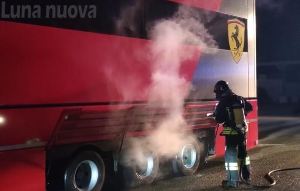 Un pit-stop d'emergenza per il Tir della Ferrari