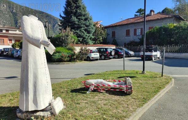 S.Antonino: dopo il polverone social, ecco com'è andata con la statua di don Cantore