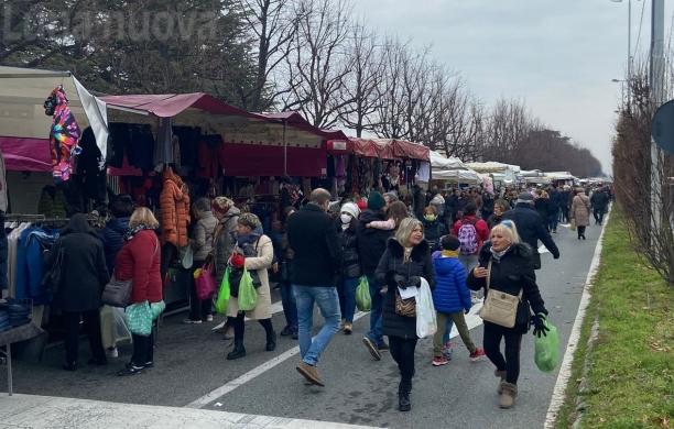 Rivoli, ieri la Fiera, domani il trasloco del mercato 