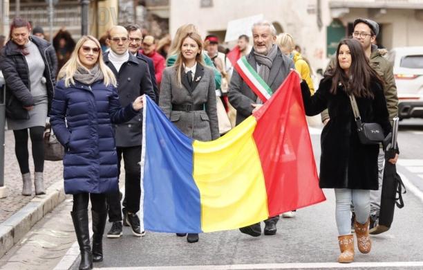 Giaveno, tutti in piazza per la festa romena