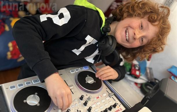 Villardora, Leonardo "Tato Dj" nel programma di Chiambretti