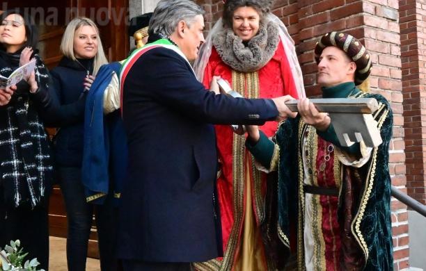 Rivoli, chiavi della Città al Conte: parte il Carnevale