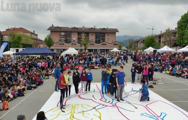 Giaveno, in piazza c’è Evviva: la fiera della sanità conquista i giovani