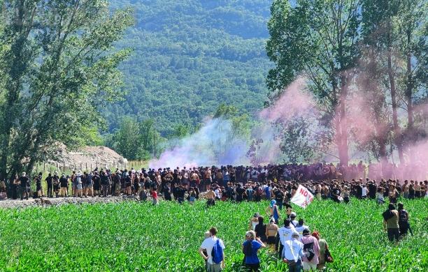 Alta Felicità a Venaus, alta tensione alle reti