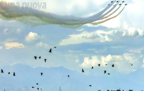 Una Freccia Tricolore si schianta al suolo, muore una bambina