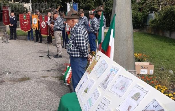 Caprie: i bambini colorano i 90 anni del gruppo Alpini