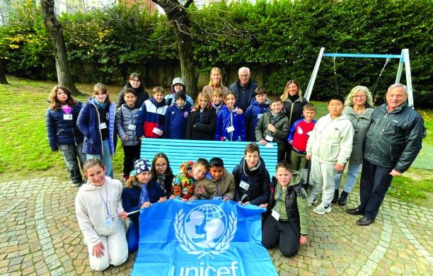 A Pianezza spunta una panchina azzurra