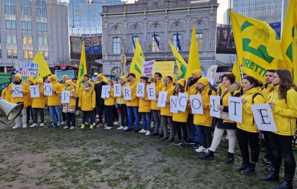 Gli agricoltori piemontesi a Bruxelles: «Stop alle follie dell'Unione europea»