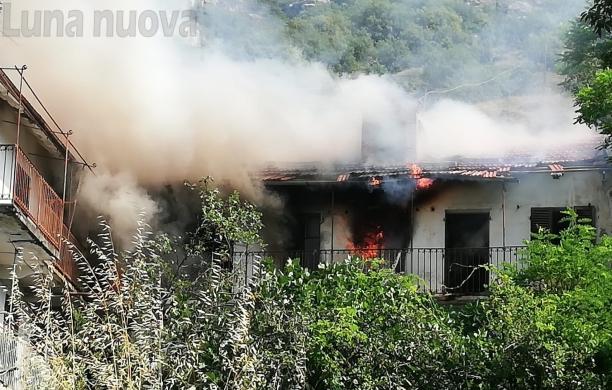 Bussoleno, quarto incendio nella casa dei misteri