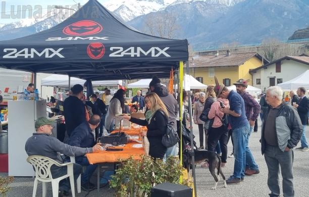 Mompantero: pienone in piazza Teresa Mattei