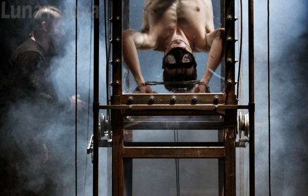 ‘L’Uomo Calamita’: il teatro di Wu Ming  tra circo e letteratura 
